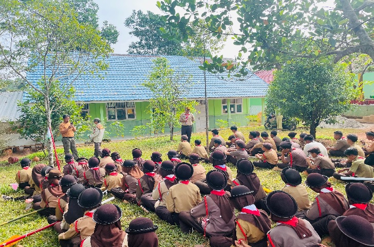 Pramuka UPT SMPN 7 Banjit Lampung Gelar Materi Hacking Teknikal Survival